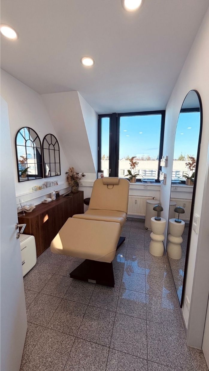 images/Website_Bilder/Raum_Duesseldorf9.jpg#joomlaImage://local-images/Website_Bilder/Raum_Duesseldorf9.jpg?width=698&height=1240